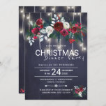 Convites Rustic Lights Winter Floral Christmas Jantar Party<br><div class="desc">Tradicional rústico e elegante inverno floral modelo de convite de festas de Natal floral no escuro meio-noite marinho azul-quadro apresentando buquês vermelho de burgundy e de pénia branca com ramos sazonais de pinheiro verde, bagos vermelhos e folhagem e cordas de luzes cintilantes. O convite é adequado para as festas sazonais...</div>