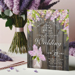 Convites Rustic Lilacs com Luzes no Casamento de Madeira do<br><div class="desc">Este belo convite de casamento apresenta um bando de lilases primavera com luzes brilhantes sobre um fundo de madeira de celeiro envelhecida. Linda para uma cerimônia de primavera rusticidade.</div>