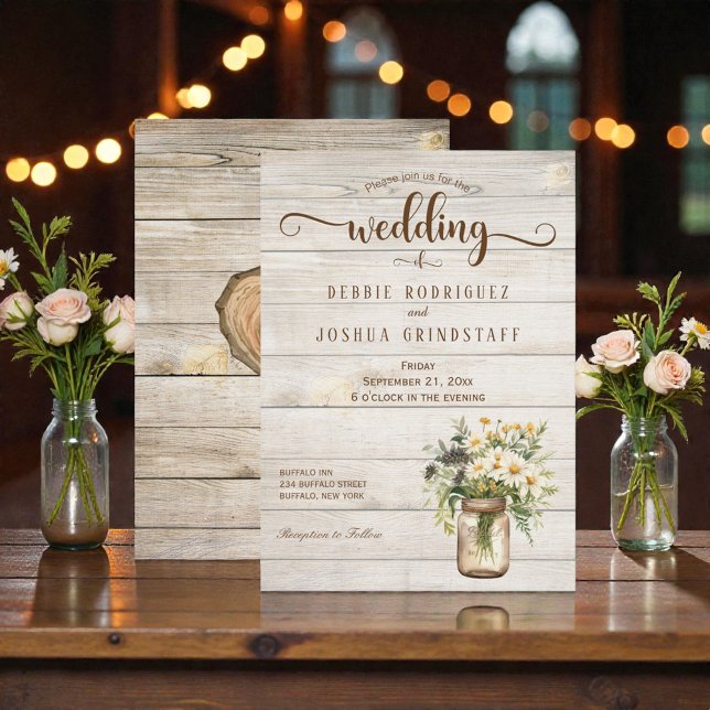 Convites Rustic Mason Jar on Wood Wedding Invitation (Criador carregado)
