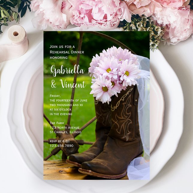 Convites Rustic Pink Daisies Boots Janto de Ensaio de Casam (Criador carregado)
