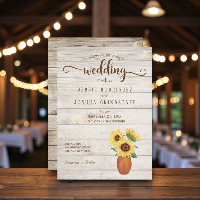 Convites Rustic Sunflower Floral on Wood Wedding Invitation (Criador carregado)