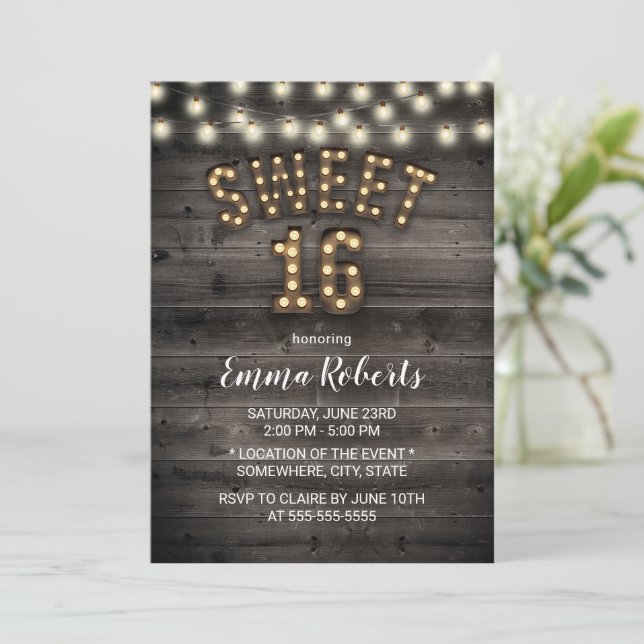 Convites Rustic Sweet 16 String Lights Barn Wood Aniversári (Em pé/Frente)