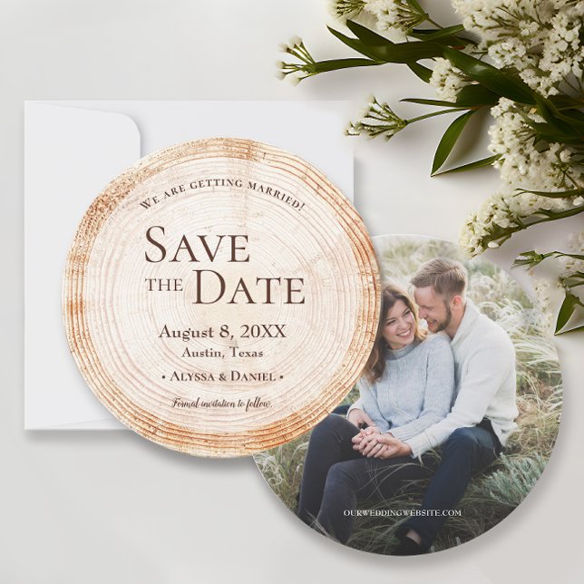 Convites Rustic Wedding Salve a data foto de Wood Tree Lati (Rustic wedding save the date custom photo with wood grain tree bark cut slice design. )