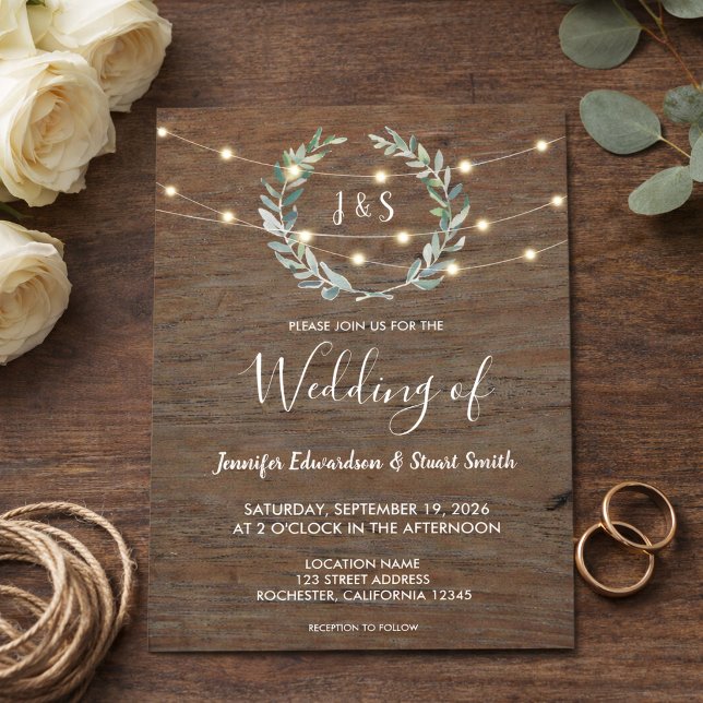 Convites Rustic wood string lights monogram country Wedding (Rustic wood string lights monogram country Wedding Invitation. For your rustic wedding.)
