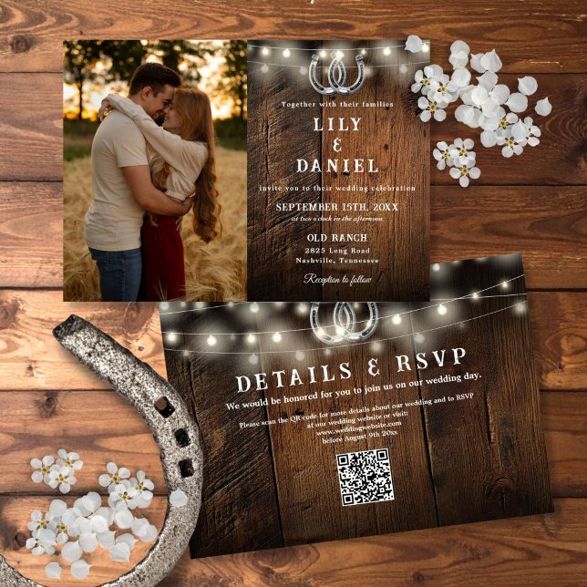 Convites Rustic Wood String Lights Photo QR Code Wedding (Rustic Wood String Lights Photo QR Code Wedding Invitation)
