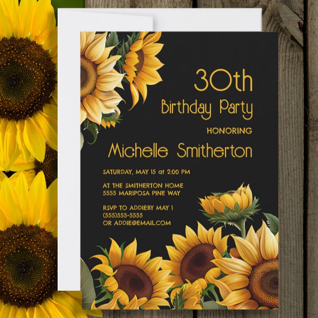 Convites Rústico Elegante Girassóis aniversário de 30 anos (Sunflowers on black 30th birthday party invitation)