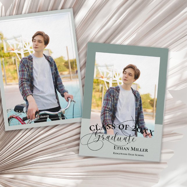 Convites Sage Green Minimal Photo Graduation Announcement (Class of 20XX Photo Graduation Announcement Card | Modern Sage Neutral Design)