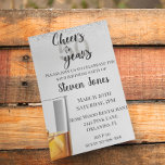 Convites Saúde a 50 anos de Silver Dourado Glitter Whiskey<br><div class="desc">Este design foi criado através da arte digital. Pode ser personalizado na área fornecer ou personalizar escolhendo o clique para personalizar mais opções e alterando o nome, as iniciais ou as palavras. Você também pode alterar a cor e o estilo do texto ou excluir o texto de um design de...</div>