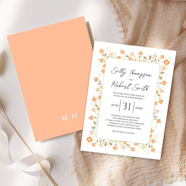 Convites Script de Caligrafia Elegante De Casamento De Pêss (Elegant peach floral wedding invitation with a monogram on the backside. )