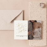 Convites Script de Foto do Código QR 2 Elegante Feliz Nunca<br><div class="desc">Este belo e moderno convite à Recepção de casamento de Fotos em Branco Negro e Dourado apresenta um falso roteiro de caligrafia em folha de ouro lendo 'To Love, Laughter, and Felily Ever After' como o principal design, e uma foto de casamento favorita. O verso apresenta outra foto de casamento...</div>