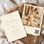 Convites Script de Foto do Código QR de Casamento Dourado C<br><div class="desc">Apresentação do nosso Convite Moderno para a Tipografia de Casamento Dourado Negro: Faça uma declaração com os nossos elegantes convites de casamento, com tipografia moderna e sotaques luxuosos de preto e ouro. Criados com muita atenção aos detalhes, esses convites exudem sofisticação e estilo, definindo o tom para seu dia especial....</div>