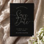 Convites Script de nomes personalizados casamento preto sal<br><div class="desc">Anuncie seu dia especial com nomes personalizados do Script Casamento Preto,  salve a data Convite. Estes cartões espelham o design do convite de casamento,  apresentando um fundo preto,  letras clássicas de serifa,  e nomes personalizados personalizados personalizados,  definindo o tom para sua elegante celebração.</div>
