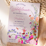 Convites Segundo aniversário moderno de guincho de flor sil<br><div class="desc">Nossa flor silvestre está virando 2! Ilustração elegante das flores primavera de verão,  com bonito flor e rolo silvestre,  segundo aniversário com uma tipografia caligráfica moderna,  com flores vermelhas,  roxas,  cor-de-rosa,  terracotta.</div>