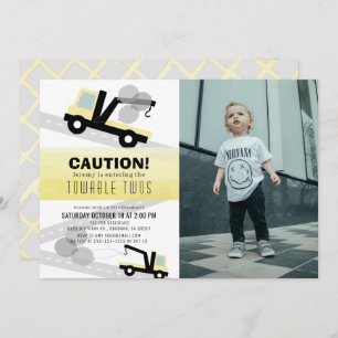 Convites Segundo aniversário rebocável com dois destroços