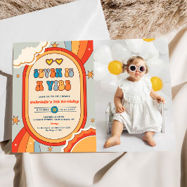 Convites Sete é um Vibe Groovy Retro Rainbow 7º Aniversário