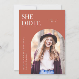 Convites She Did It Orange Arch Graduation Announcement