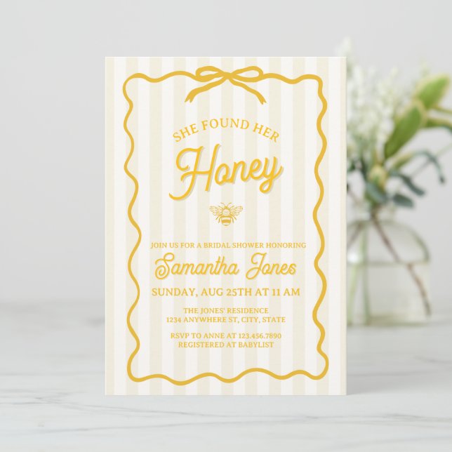 Convites She Found Her Honey Bridal Shower Invitation (Em pé/Frente)