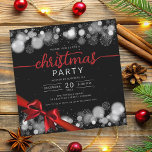 Convites Silver Winter Wonderland Company Xmas Red Ribbon<br><div class="desc">Elegante Formal Company e Corporate Christmas Party / Cocktail / Jantar modelo de Convite com Silver Snowflakes e Luzes de Natal. Imprima seus amigos e colegas de trabalho com este design de convite sofisticado e elegante.</div>