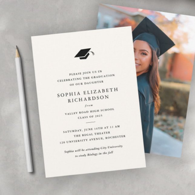 Convites Simples Clássico Preto e Branco Foto Formatura  (Simple Classic Photo Graduation Invitation.)