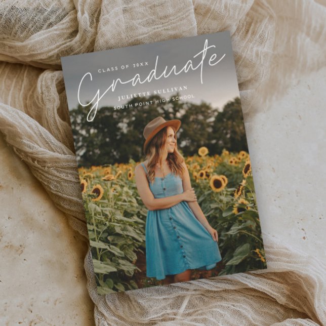 Convites Simples para Graduação de Fotos de Script (Modern handwritten script 3 photo graduation invitations.)