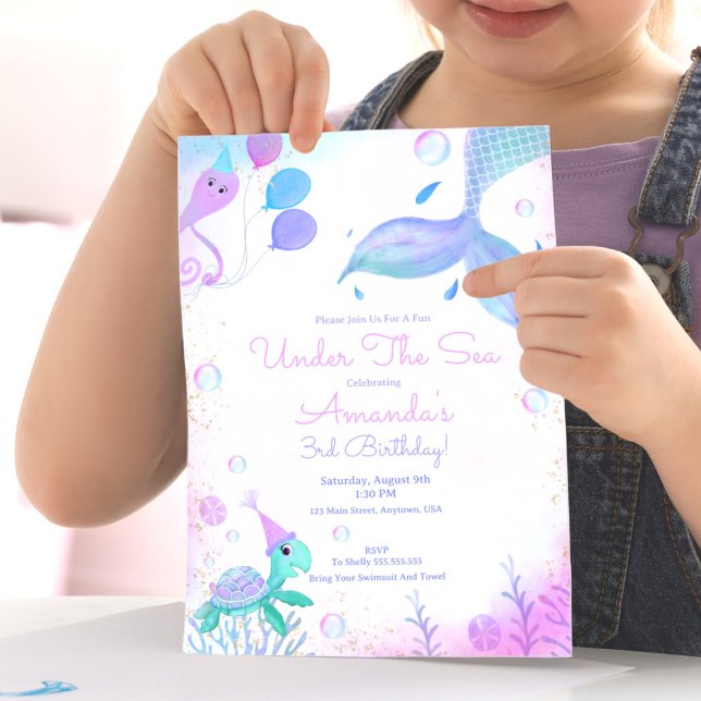Convites Sob o Mar Sereia e Tartaruga Marinha Aniversário (. Mermaid dreams come true, easy to fill template for whimsical under the sea celebration. 

)