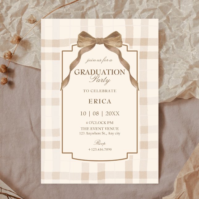 Convites Soft beige brown bow tartan plaid graduation (Criador carregado)