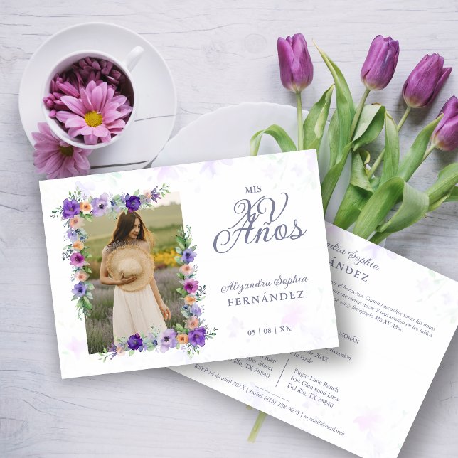 Convites Spanish Sweet Floral Charm Lilac Shades Photo XV (Spanish Sweet Floral Charm Lilac Shades Photo Quiceañera Invitation with Envelope. )