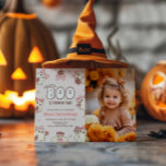 Convites Spooky Babe Retro Halloween Segunda Foto de Aniver<br><div class="desc">Celebre o seu segundo aniversário com o nosso "Convite Fotográfico de Segundo Aniversário para Bebê Louco e Retro Halloween". Este charmoso design combina elementos retrorreflectores do Dia das Bruxas com um toque pessoal, mostrando a foto do seu filho num estilo festivo e nostálgico. Ideal para criar uma experiência de aniversário...</div>