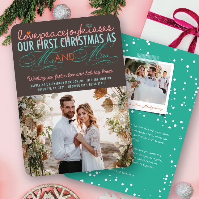 Convites Sr. & Sra. Primeiro Mistura de Natal Foto Casament (Love Peace Joy Kisses Mr & Mrs First Christmas Mistletoes Holiday Wedding Photo Card by fat*fa*tin)