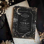 Convites Starry Night Moon A Atirar Casamento Celestial da<br><div class="desc">Este convite celestial de casamento encantou com uma linda cena cósmica do céu à meia-noite, lançando um feitiço de atração e mistério. Apresenta uma lua crescente brilhante, uma estrela cadente, e constelações distantes, cada elemento brilha na luxuosa folha de folha de ouro falsa. Este convite romântico preto e ouro é...</div>