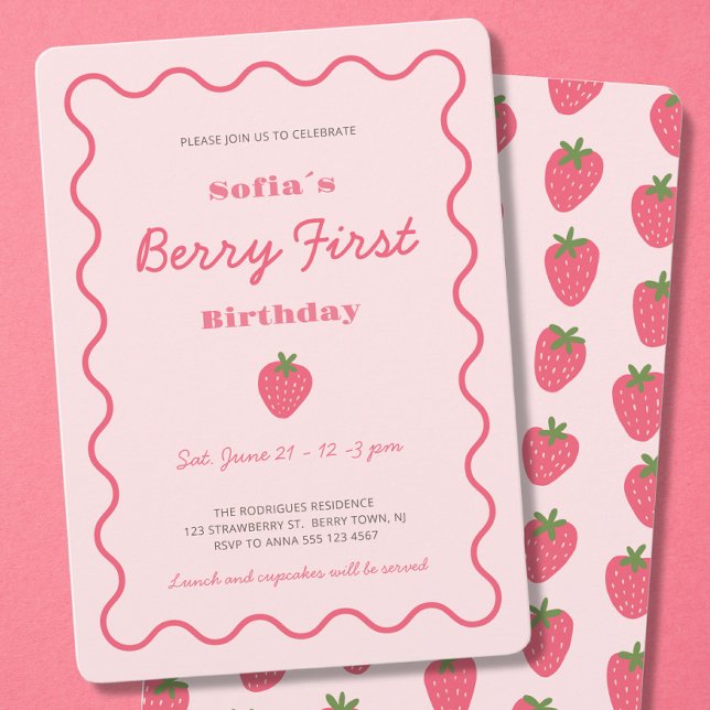 Convites Strawberry Berry First primeiro aniversario (Girl Strawberry Berry First Birthday 1st Birthday Invitation with scallop border in blush pink red.)