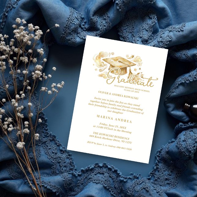 Convites Stylish Graduate Cap in Beige Tones Graduation  (Stylish Graduate Cap in Beige Tones Graduation Invitation Card Design. )