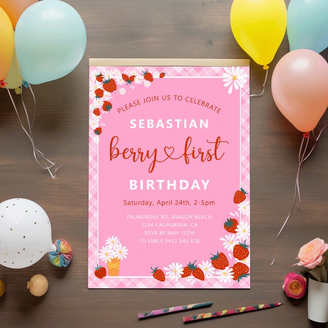 Convites Summer Daisy & Strawberry Berry Primeiro Aniversár (Berry First Birthday Summer Daisy Flower & Strawberry Pink Plaid Collection 1st Birthday Invitation)