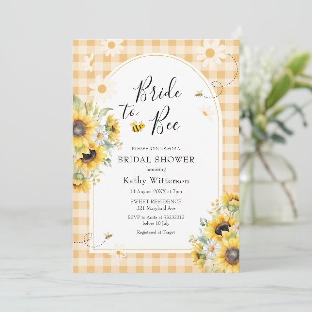 Convites Sunflower Yellow Gingham Bride para Bebida Bridal (Em pé/Frente)