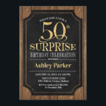 Convites Surpresa 50ª Festa de aniversário - Madeira Dourad<br><div class="desc">Rustic Surprise 50th Aniversário Celebration. Design elegante em ouro brilhante preto e fino e padrão de madeira castanha escura. Apresenta uma fonte elegante de script. Envie-me uma mensagem se precisar de mais personalização</div>
