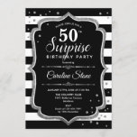 Convites Surpresa 50º aniversário - Prata Branca Negra<br><div class="desc">Surpreenda 50º Convite de Aniversário. Design clássico com faixas pretas e brancas,  fonte de script e prata brilhante. Perfeito para uma bolsa mensageifesta de aniversario elegante. Pode ser personalizado para mostrar qualquer idade. Envie-me uma mensagem se precisar de mais personalização.</div>