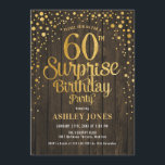 Convites Surpresa 60ª Festa de aniversário - Madeira e Dour<br><div class="desc">Surpresa 60º Convite de aniversário. Design rústico elegante com padrão de madeira marrom escura e ouro brilhante. Possui fonte de script na moda e confetti. Envie-me uma mensagem se precisar de idade personalizada.</div>
