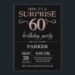 Convites Surpresa 60º aniversário, preto e Rosa, rosa Doura<br><div class="desc">Surpreenda o 60º Convite de Aniversário com Fundo de Brilho Dourado preto e Rosa cor-de-rosa. Chalkboard. Aniversário Adulto. Homens ou Mulheres no Dia Convidam. Qualquer idade.
Para mais personalização,  clique no botão "Personalizar" e use a ferramenta design para modificar este modelo.</div>