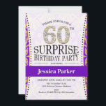 Convites Surpresa 60.º aniversário - Dourada púrpura branca<br><div class="desc">Surpreenda o 60º Convite de aniversário Elegante do design de em ouro brilhante falso,  branco e roxo.</div>