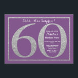 Convites Surpresa 60.º Aniversário Roxo e Literatura Pratea<br><div class="desc">Surpresa 60º Convite de Aniversário. Festa de aniversário Roxa e Silver Glitter Convidam com Fundo Roxo. Surpresa Aniversário. Aniversário Adulto. Homens ou Mulheres Bday Bash Party. Para mais personalização,  clique no botão "Personalizar" e use nossa ferramenta de design para modificar este modelo.</div>