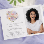 Convites Surpresa de Fotografia do Buquê Flor do aniversári<br><div class="desc">Um elegante buquê floral de aquarelas de flores de safra enfeita o topo deste convite de festas surpresa aniversário de 40 anos. As flores pastéis suaves são acentuadas com a arte moderna de linha. O nome do celebrante de aniversário é escrito em um roteiro moderno e simples. Há sinais de...</div>