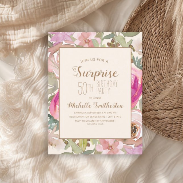 Convites Surpresa Floral Púrpura Suave, Rosa, 50º Aniversár (Pink floral and sage green leaves surprise 50th birthday party invitation)