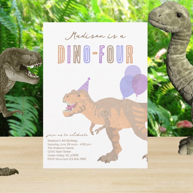 Convites T-Rex Tan Dino-Quatro 4ª Festa de Aniversário (Set the mood for the dinosaur birthday party with these cute dino four 4th birthday invitations)