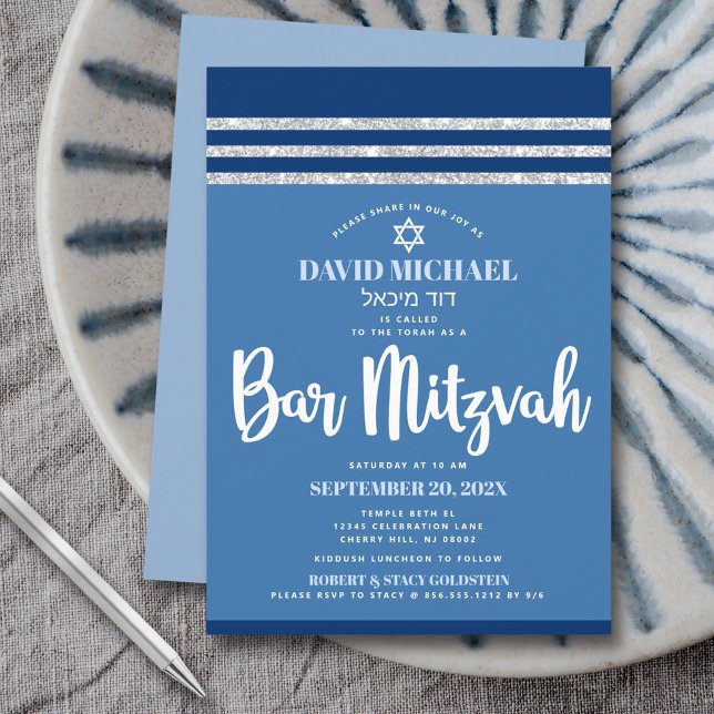 Convites Talit Azul Prata Bar Mitzvah Moderno Script Ousado (Criador carregado)
