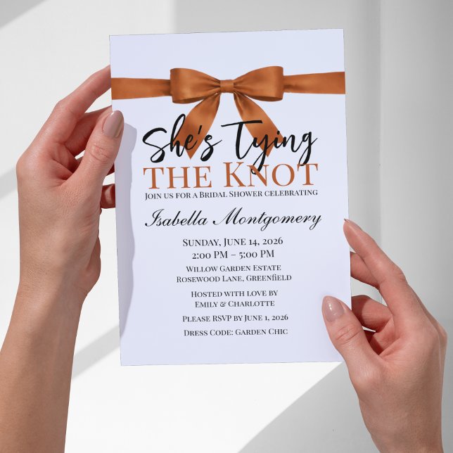 Convites Tema Ela Está Dando o Nó Arco Laranja Queimado (She’s Tying the Knot Theme Burnt Orange Bow Invitation
)