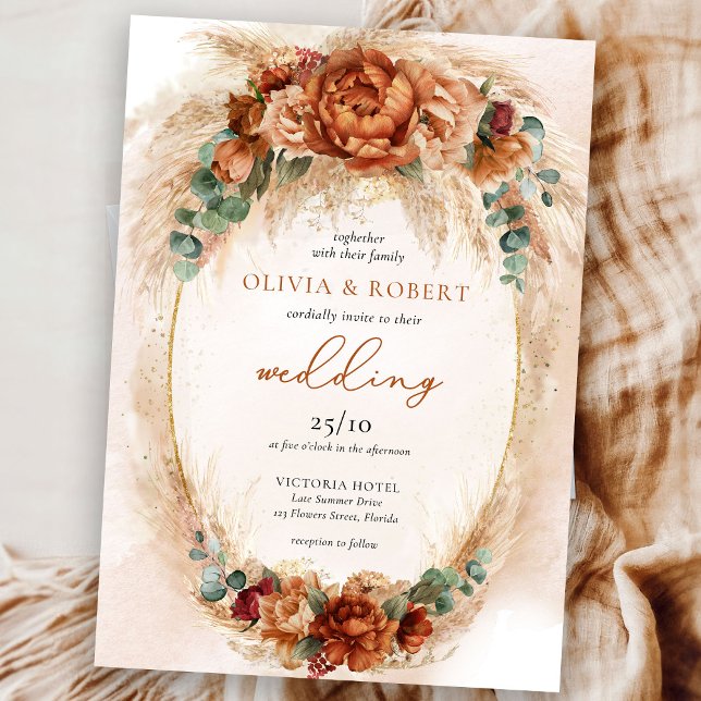 Convites Terracotta burgundy eucalipto e erva-pampas (Amazing wedding invitation featured terracotta and copper flowers mixed burgundy flowers and pampas)