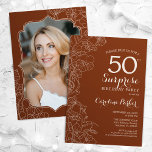 Convites Terracotta Surprise Foto 50º Aniversário<br><div class="desc">Terracotta queimou uma surpresa laranja na 50ª convite de aniversário com sua foto na parte de trás do cartão. Boho floral, mas design moderno, com sotaque botânico e letra tipografia. Trendy elegante convida o cartão perfeito para uma na moda fêmea de comemoração surpresa. Pode ser personalizado para qualquer idade. Impressos...</div>