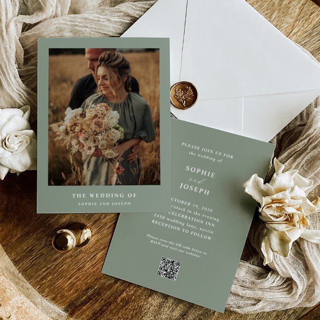 Convites Texto Elegante Verde Sage e Código QR Foto Casamen (Criador carregado)