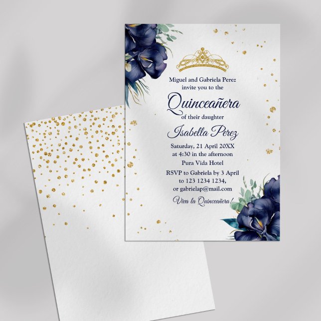 Convites Tiaro Dourado com Brilho e Floral Quinceanera (Gold Tiara Glitter and Floral Quinceanera Invitation on a white background.)
