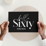 Convites Típica mínima moderna — 60 anos<br><div class="desc">O mínimo moderno de tipografia é o simples convite de 60 anos,  preto e branco. Parte de uma coleção contemporânea.</div>